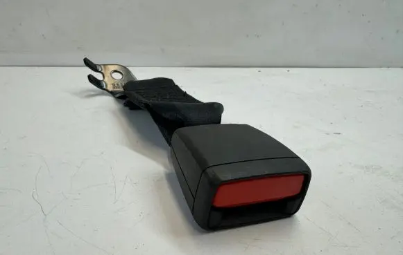 Maserati Levante Middle seatbelt buckle (rear) 670151427
