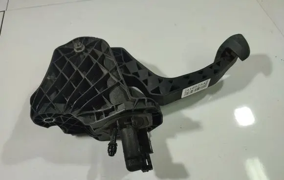 Skoda Superb B6 (3T) Clutch pedal 1K1721059ES
