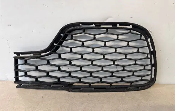 Maserati Ghibli Front bumper lower grill Fa00aaf77297