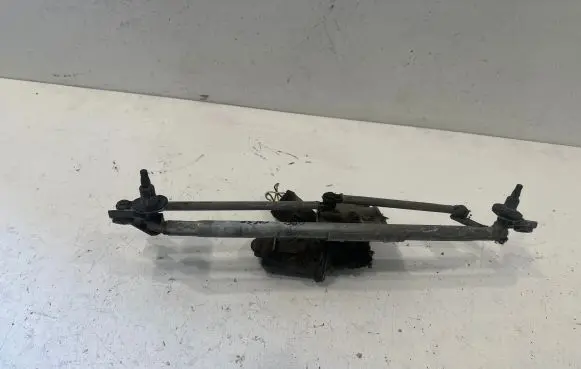Opel Corsa B Front wiper linkage and motor 22084745