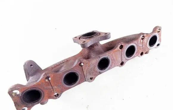 Volvo V70 Exhaust manifold