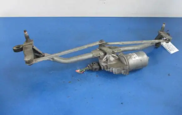 Skoda Fabia Mk2 (5J) Front wiper linkage and motor 5J1955023B