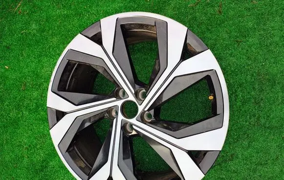 Renault Austral R20 alloy rim 403008811R RS0118