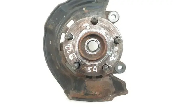 Toyota Avensis T270 Front wheel hub