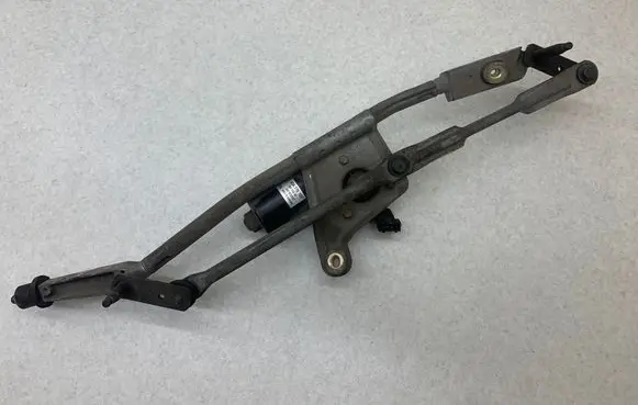 Volvo XC70 Front wiper linkage and motor 404775 09151848