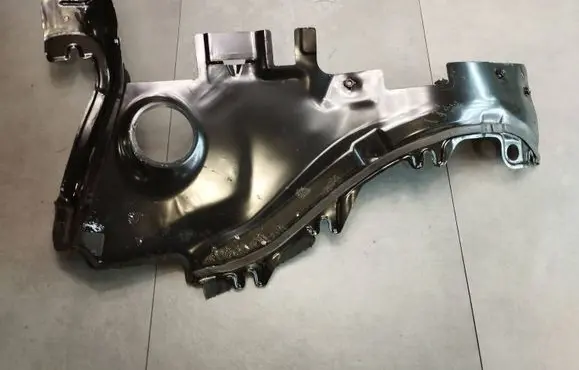 Mercedes-Benz ML W164 Heat shield in engine bay 