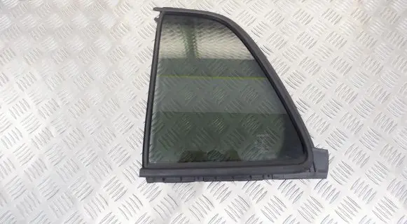 Toyota Urban Cruiser (XP110) Rear vent window glass 6818952090 6812452180