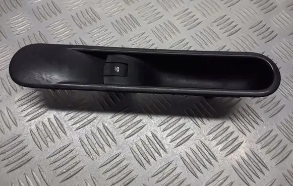 Renault Espace IV Quarter vent window switch 820012127
