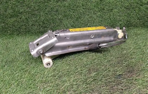 Audi A8 S8 D3 4E Lift Jack 4E0011031A