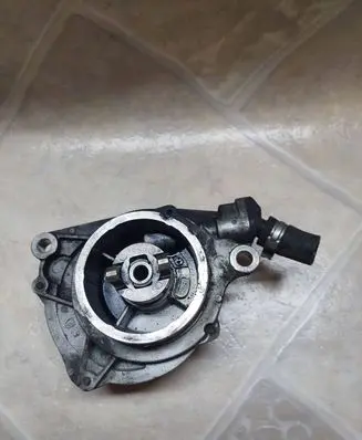 BMW 5 E39 Vacuum pump 728327 72832710c