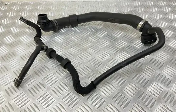Volkswagen PASSAT B8 Engine coolant pipe/hose 3Q0122101D 5Q0121087D
