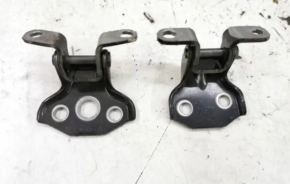 Subaru Impreza V Front door hinge set 
