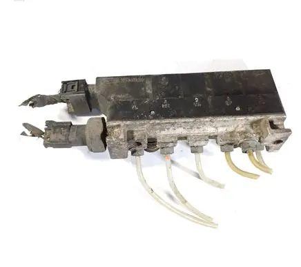Mercedes-Benz S W220 Air suspension valve block A2203200258