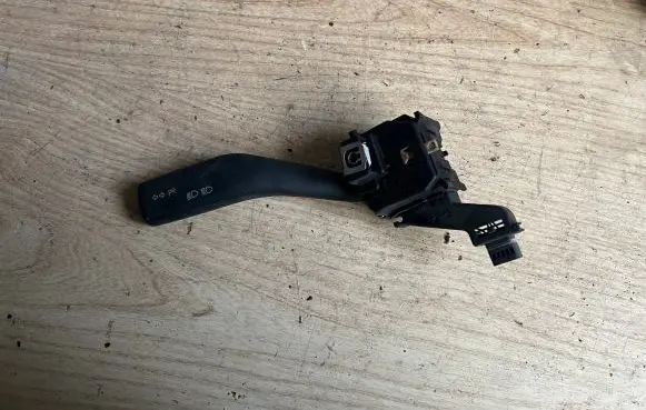 Skoda Octavia Mk2 (1Z) Indicator stalk 1K0953513