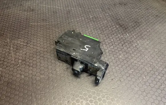 Volvo XC90 Electric window control switch 30658147 04W03E MP03BA00045