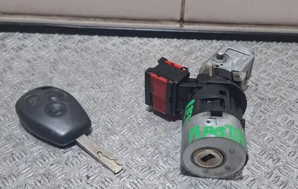Renault Master III Ignition lock 8200214168