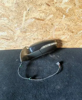 Volkswagen PASSAT CC Front door electric wing mirror