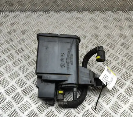 Active carbon filter fuel vapour canister