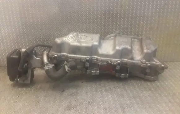 Mercedes-Benz A W169 Intake manifold 6400901037 A6400901037