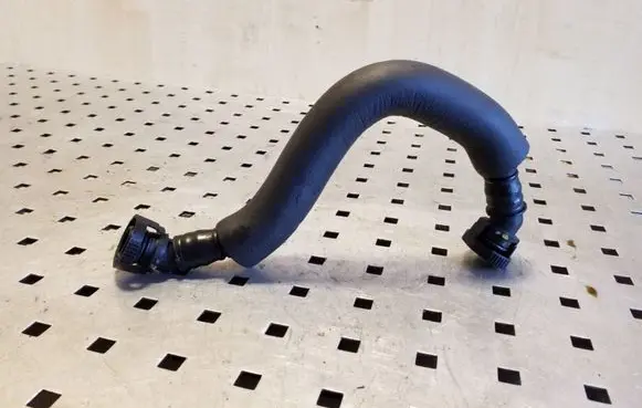 Audi TT TTS Mk2 Breather hose/pipe 06J103221