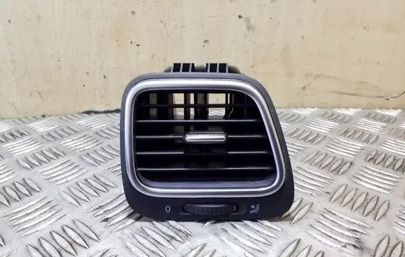 Volkswagen Eos Dashboard side air vent grill/cover trim 1Q0819704K 1Q0819710B