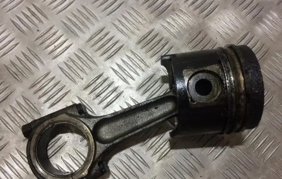 Peugeot 405 Piston with connecting rod