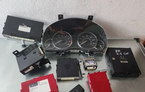 Engine ECU kit and lock set