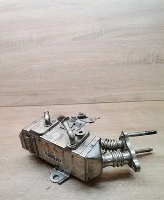 Toyota Yaris EGR valve cooler 2560133070 13064200003