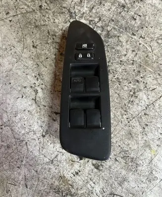 Toyota Auris 150 Electric window control switch 7423202550 9241A78