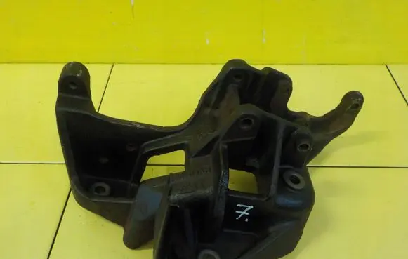 Ford Transit Engine mounting bracket 94WF10K019AH 12SP57