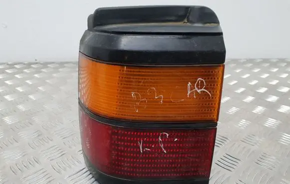 Volkswagen PASSAT B3 Rear/tail lights 333945257