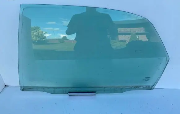 Volvo S80 Rear door window glass