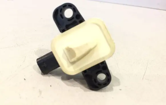 Mercedes-Benz ML W166 Airbag deployment crash/impact sensor A1668210351 56054084AA