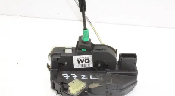 Chevrolet Orlando Rear door lock 13578242