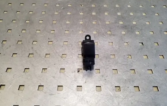 Nissan Qashqai+2 Electric window control switch 25411JD000