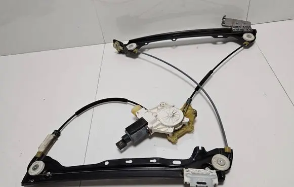 BMW 3 E92 E93 Front door window regulator with motor 7191118 7193456
