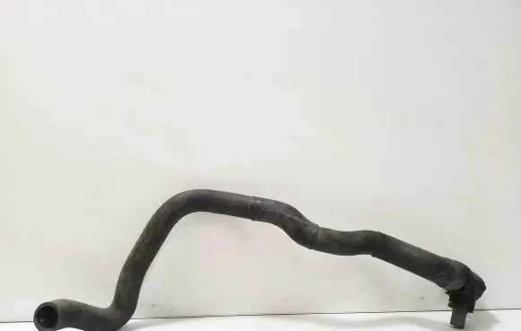 Volkswagen PASSAT B6 Engine coolant pipe/hose