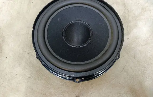 Volkswagen Touareg I Front door speaker 7E0035411A