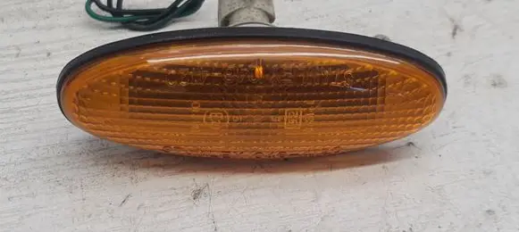 Mazda Premacy Front fender indicator light 0464120