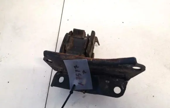 Toyota Corolla Verso AR10 Engine mount bracket