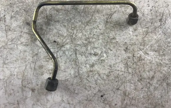 Volvo V70 Fuel injector supply line/pipe 