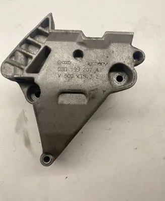 Volkswagen Golf V Engine mounting bracket 03G199207A