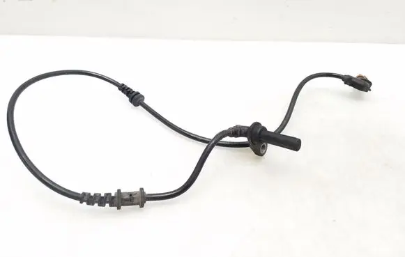 Mercedes-Benz E W212 ABS brake wheel speed sensor A2125400217 2105407681