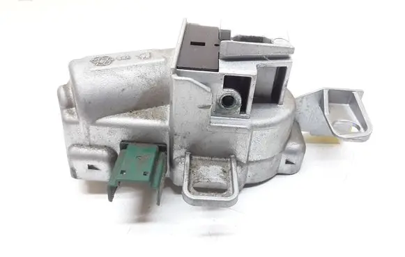Volvo V70 Steering wheel lock P31202090