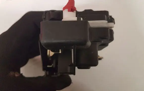 Peugeot 607 Rear door lock