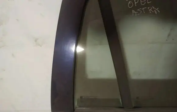 Opel Astra G Rear vent window glass AS2