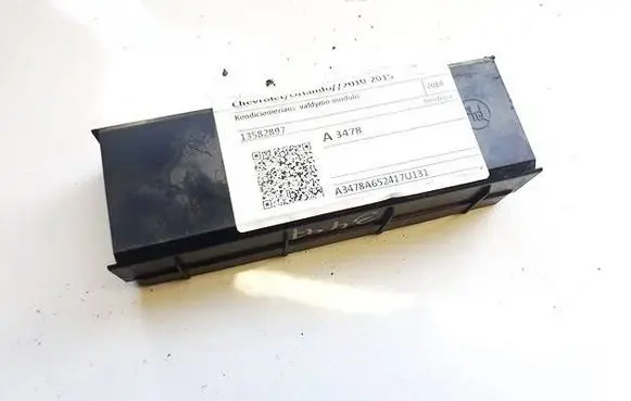 Chevrolet Orlando Fuse box set 13582897