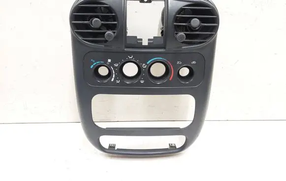 Chrysler PT Cruiser Radio/GPS head unit trim 13282 05291573AA 5297989