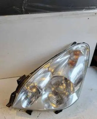 Toyota Corolla Verso E121 Headlight/headlamp