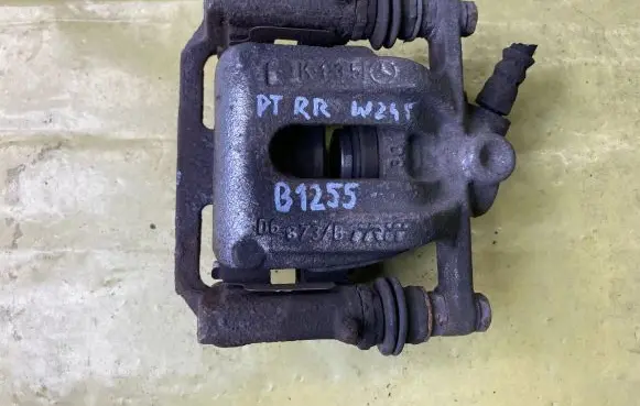 Mercedes-Benz B W245 Rear brake caliper A1694201683